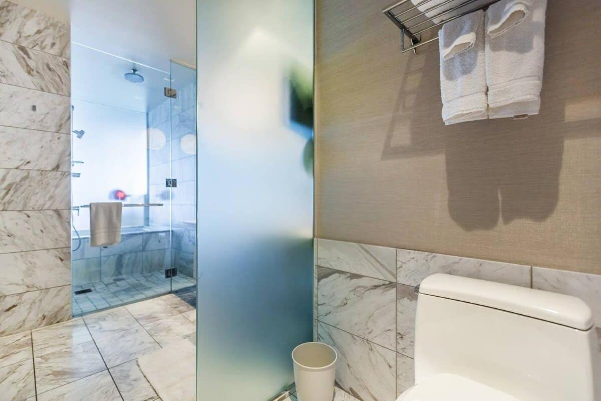 Stunning Escape Floor Strip-view 31316 Inn Las Vegas