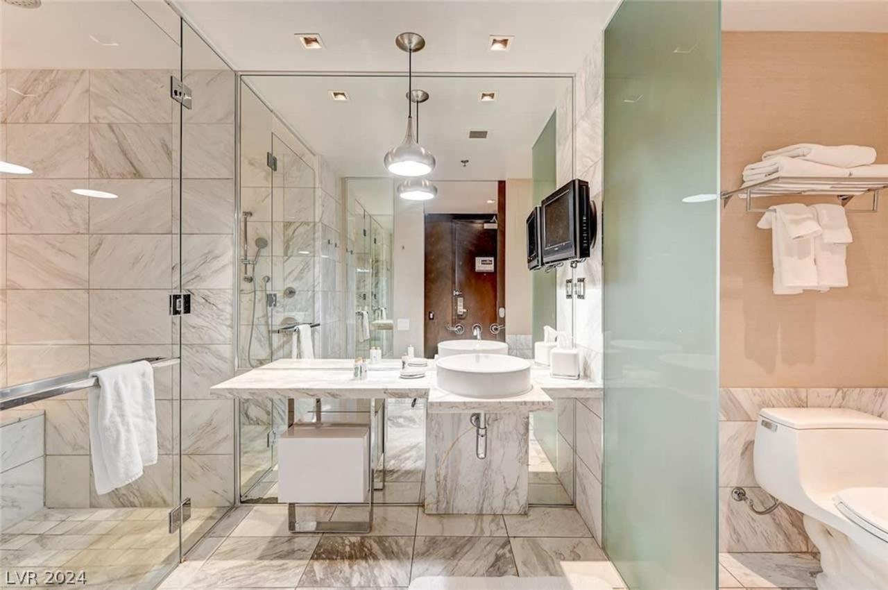 Inn Stunning Escape Floor Strip-view 31316 Las Vegas