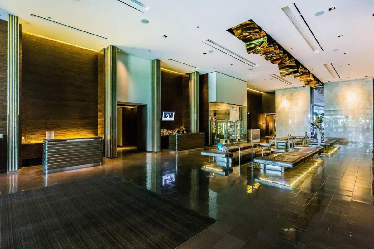 Stunning Escape Floor Strip-view 31316 Inn